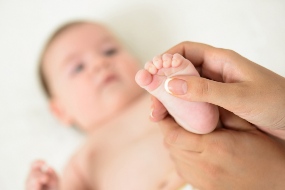 How baby foot massage improve your baby's health?